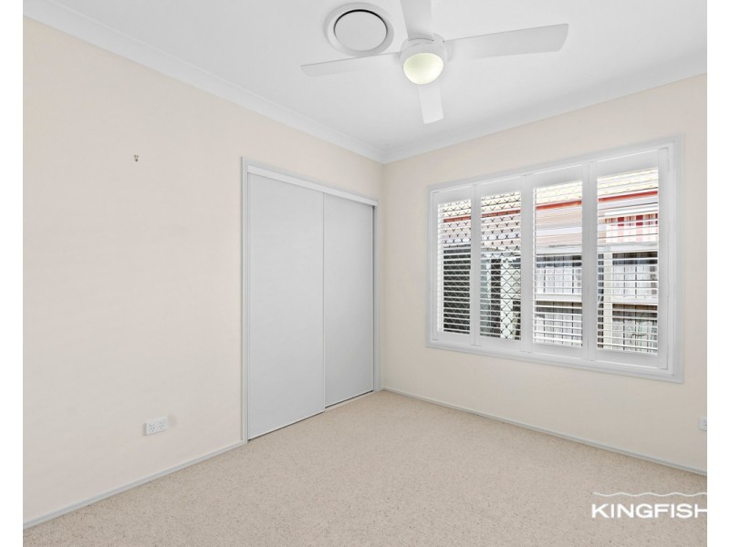 8 Stingray Crescent, Burleigh Waters QLD 4220