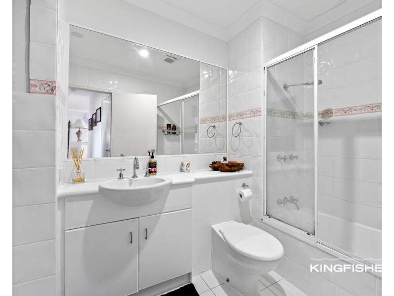 34/1 Great Hall Drive, Miami QLD 4220