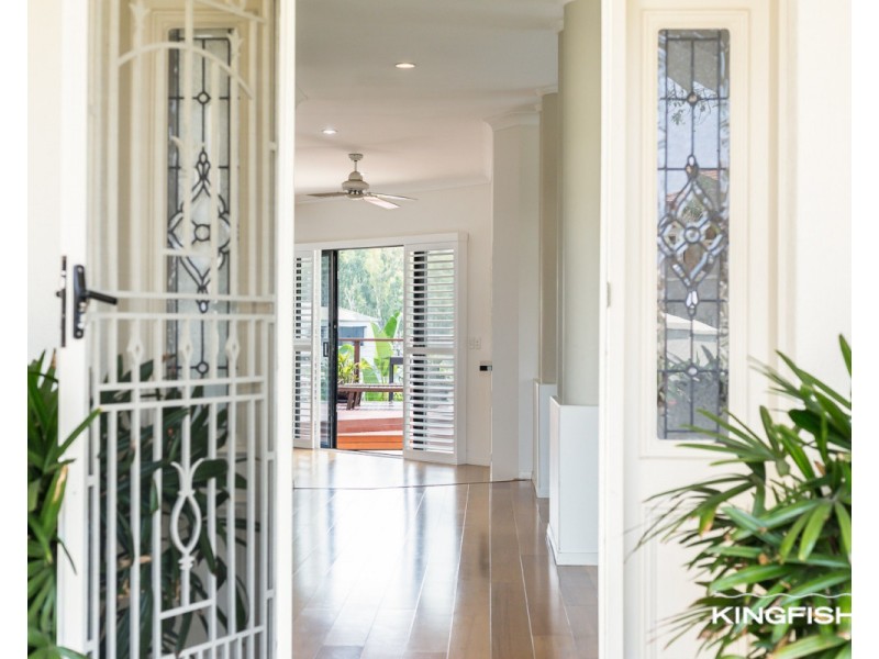 8 Crozet Court, Burleigh Waters QLD 4220