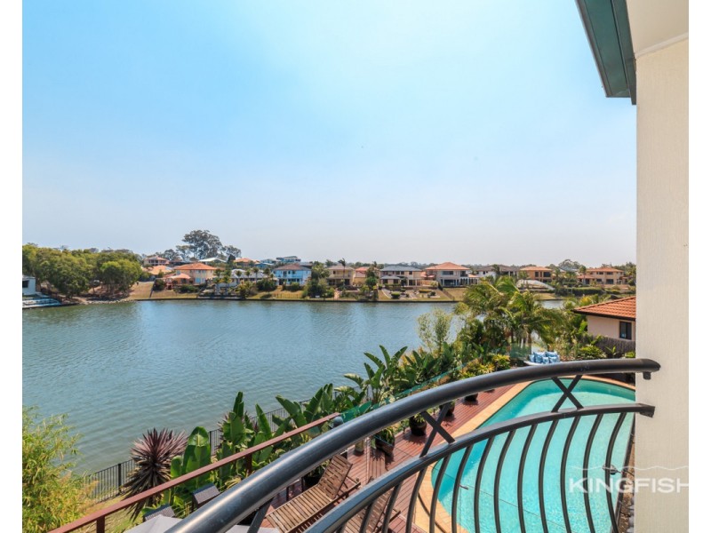 8 Crozet Court, Burleigh Waters QLD 4220