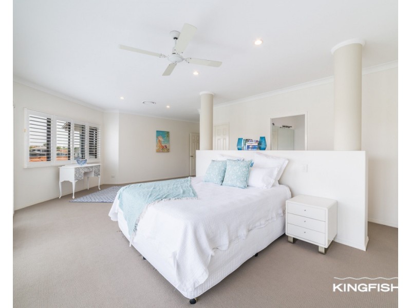 8 Crozet Court, Burleigh Waters QLD 4220