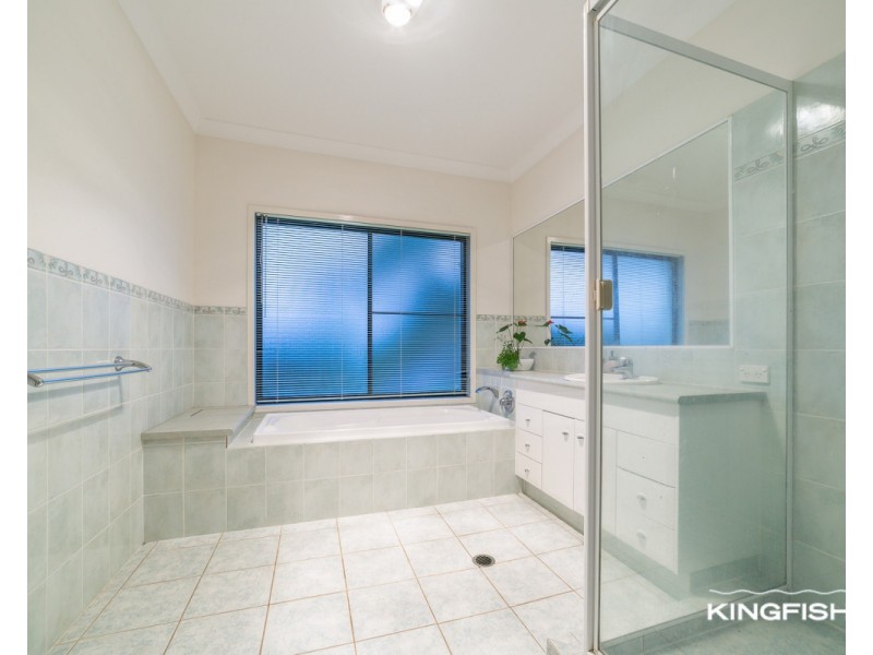 8 Crozet Court, Burleigh Waters QLD 4220