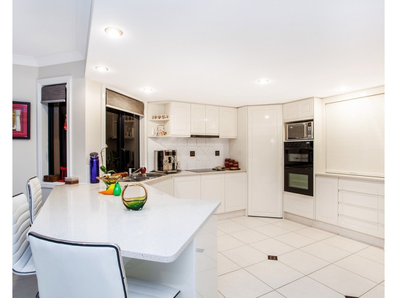 9 Crozet Court, Burleigh Waters QLD 4220