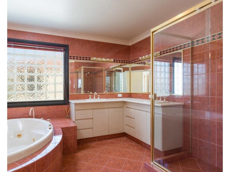 9 Crozet Court, Burleigh Waters QLD 4220