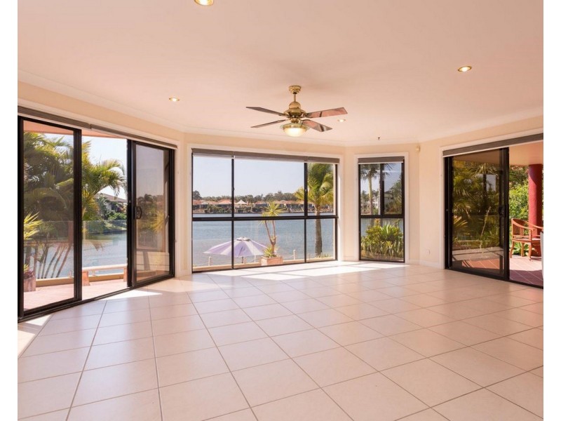 9 Crozet Court, Burleigh Waters QLD 4220