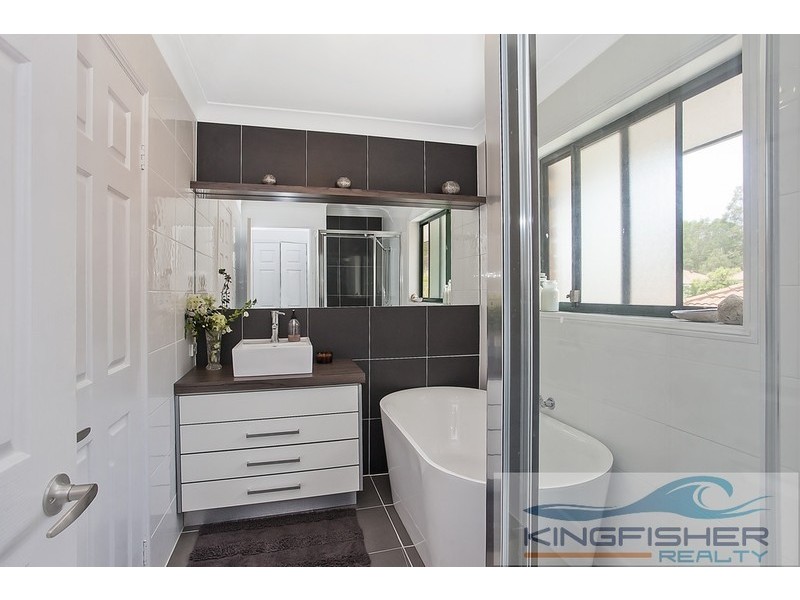 1/3 Karri Court, Burleigh Heads QLD 4220