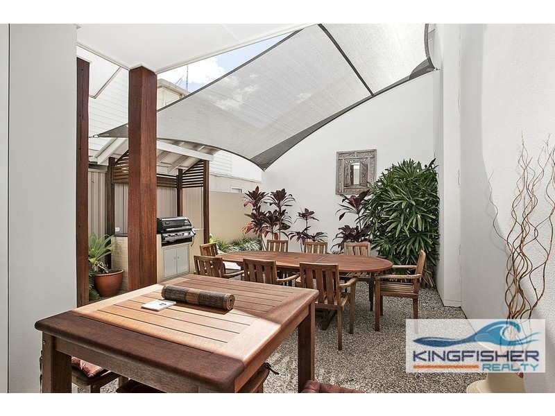 1/4 Cedar Court, Burleigh Heads QLD 4220