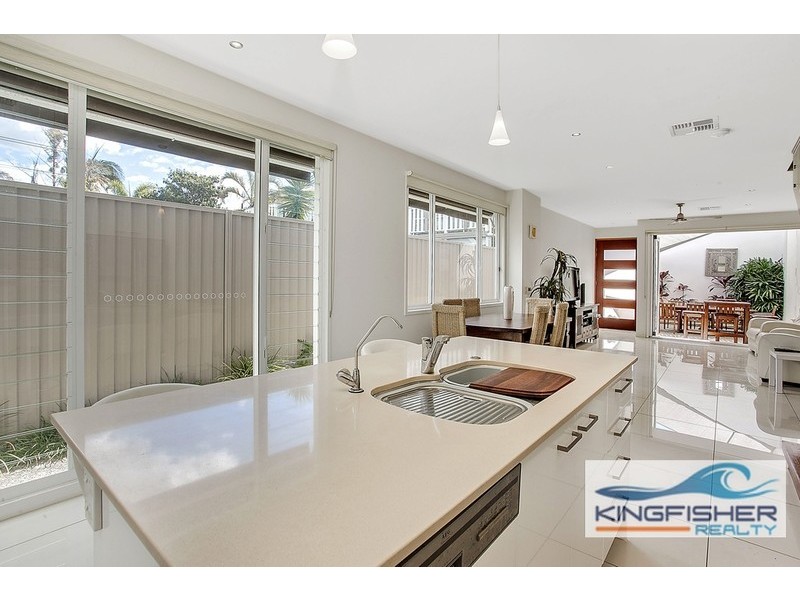 1/4 Cedar Court, Burleigh Heads QLD 4220