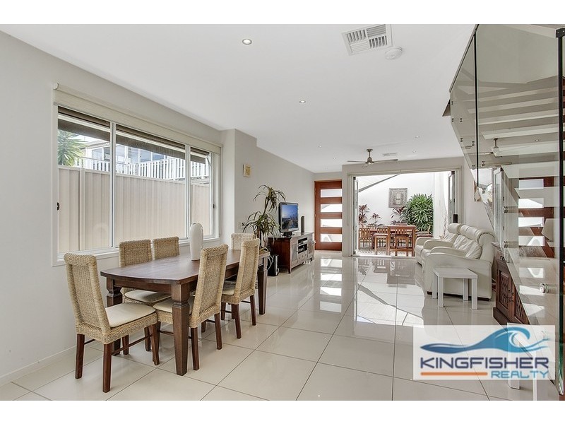 1/4 Cedar Court, Burleigh Heads QLD 4220