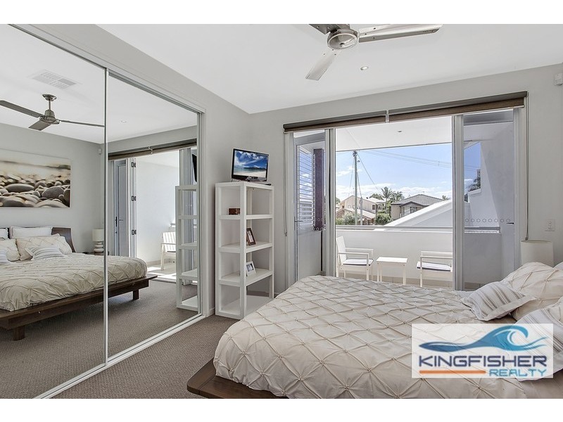 1/4 Cedar Court, Burleigh Heads QLD 4220