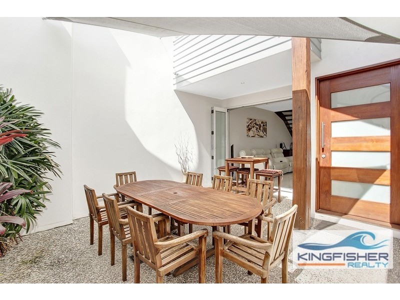 1/4 Cedar Court, Burleigh Heads QLD 4220