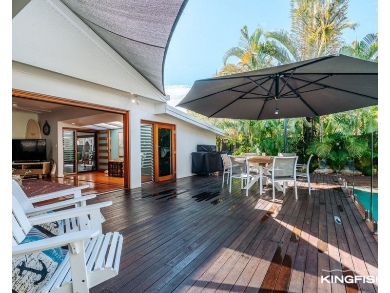 8 Anzac Parade, Burleigh Heads QLD 4220