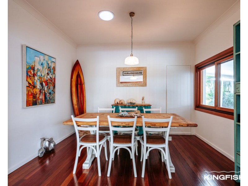 8 Anzac Parade, Burleigh Heads QLD 4220