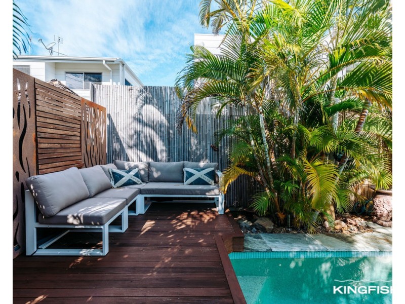 8 Anzac Parade, Burleigh Heads QLD 4220