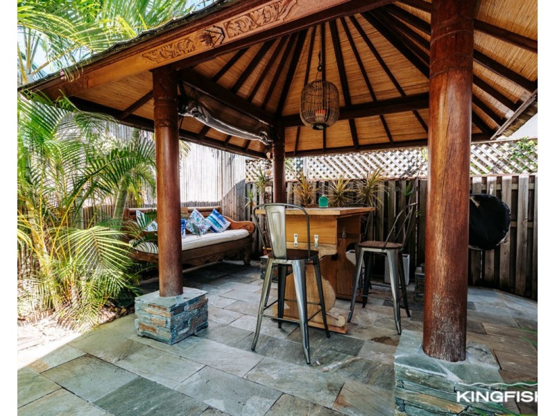 8 Anzac Parade, Burleigh Heads QLD 4220