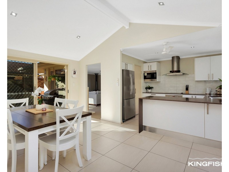 5 Prinia Place, Burleigh Waters QLD 4220