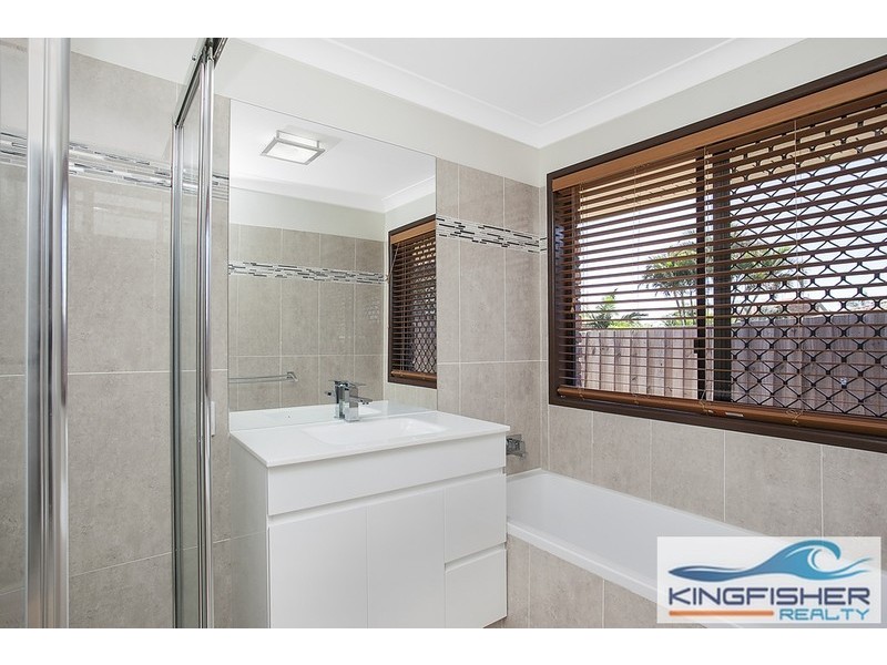 30 Grebe Place, Burleigh Waters QLD 4220
