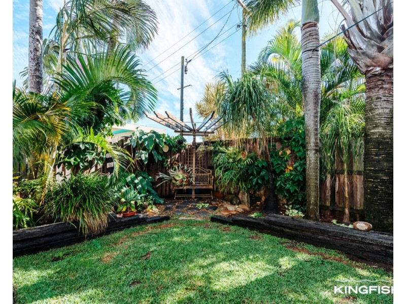 8 Anzac Parade, Burleigh Heads QLD 4220