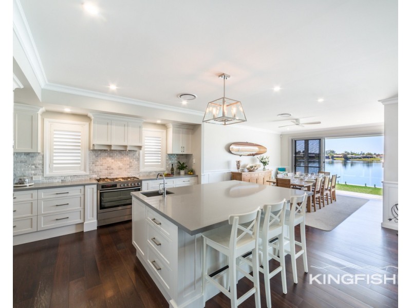 27 Wedgebill Parade, Burleigh Waters QLD 4220