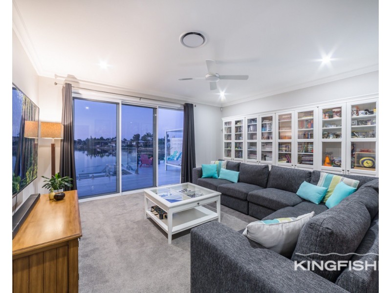 27 Wedgebill Parade, Burleigh Waters QLD 4220