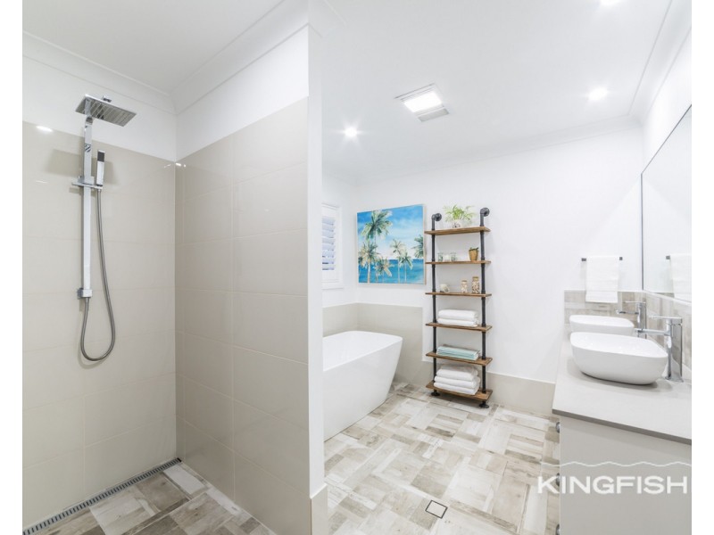 27 Wedgebill Parade, Burleigh Waters QLD 4220