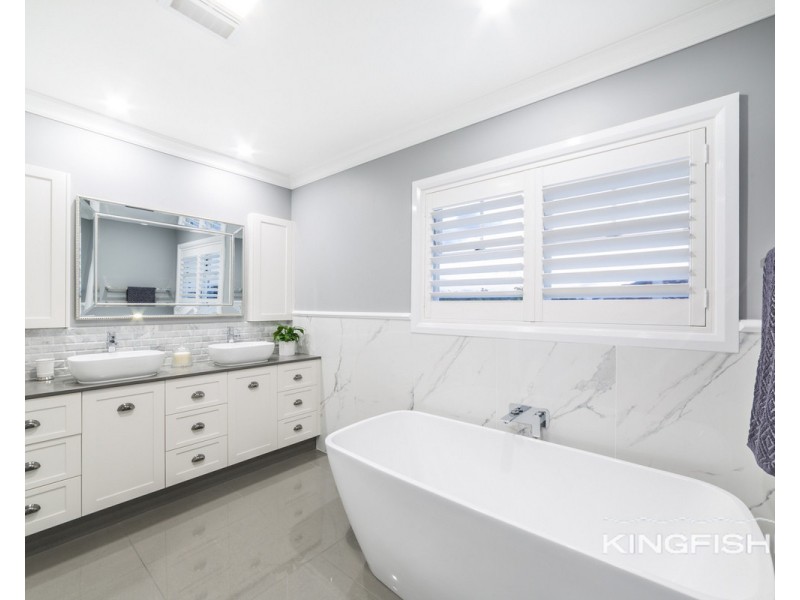 27 Wedgebill Parade, Burleigh Waters QLD 4220