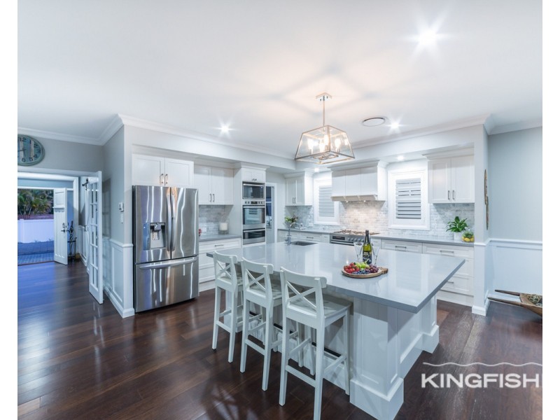 27 Wedgebill Parade, Burleigh Waters QLD 4220