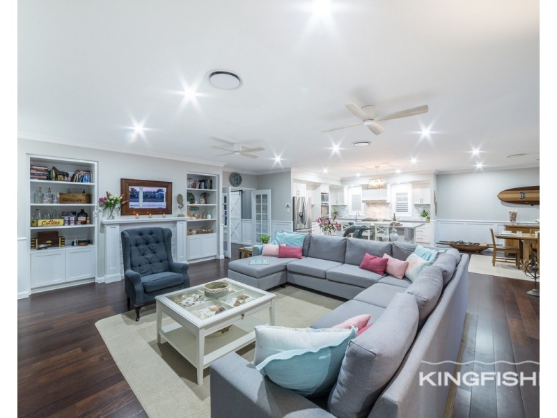 27 Wedgebill Parade, Burleigh Waters QLD 4220