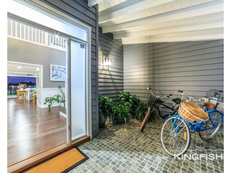 27 Wedgebill Parade, Burleigh Waters QLD 4220