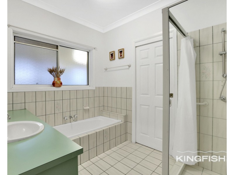 21 Larch Street, Tallebudgera QLD 4228