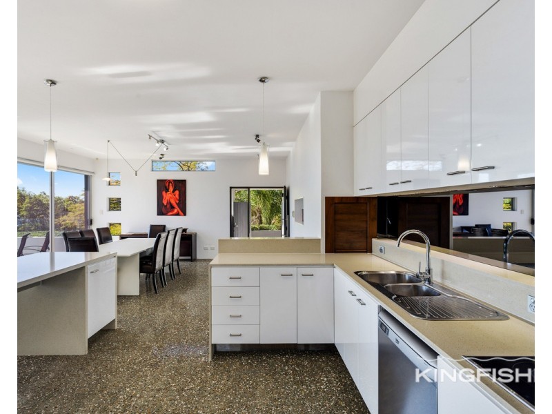 37 West Street, Burleigh Heads QLD 4220