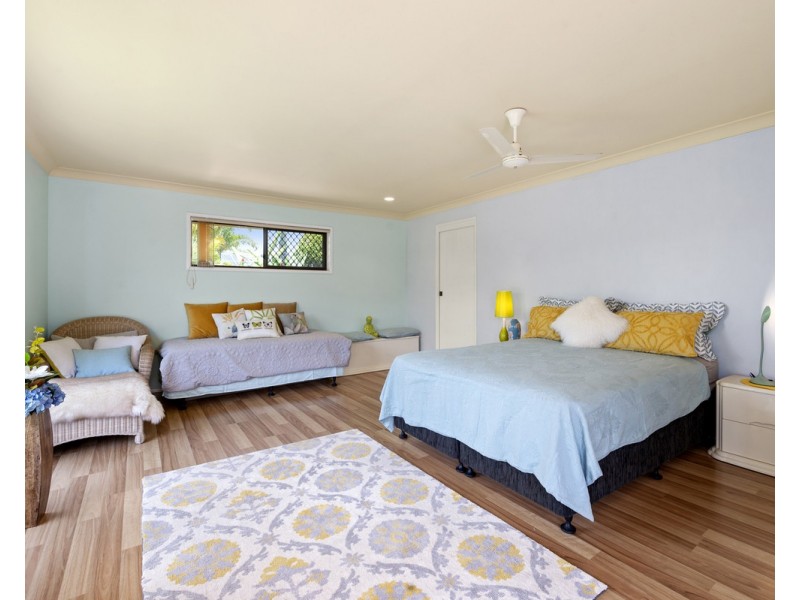 193 Acanthus Avenue, Burleigh Waters QLD 4220