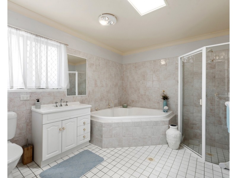 193 Acanthus Avenue, Burleigh Waters QLD 4220