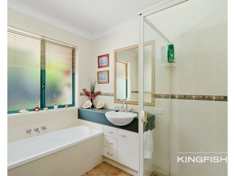 11 Casablanca Court, Burleigh Waters QLD 4220