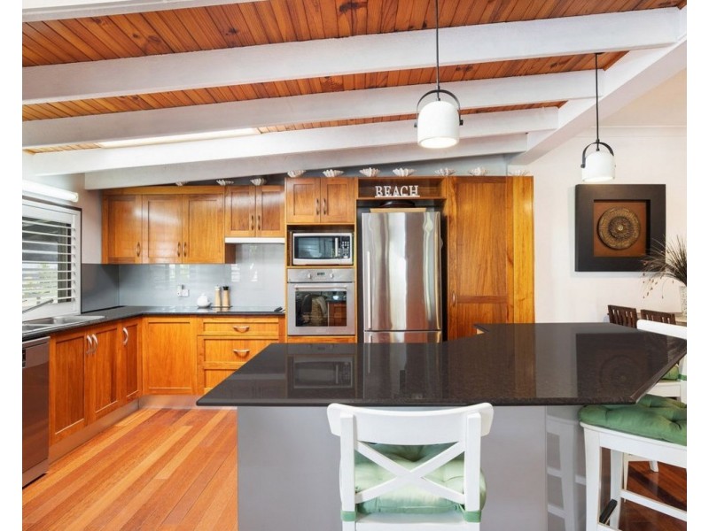 4 Anzac Parade, Burleigh Heads QLD 4220