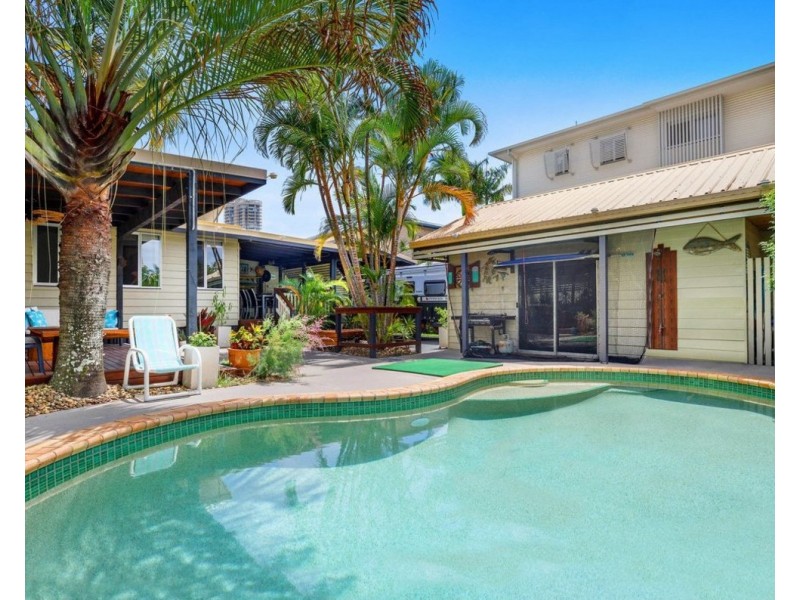 4 Anzac Parade, Burleigh Heads QLD 4220