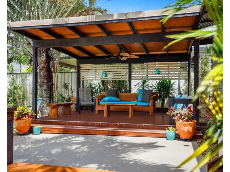 4 Anzac Parade, Burleigh Heads QLD 4220