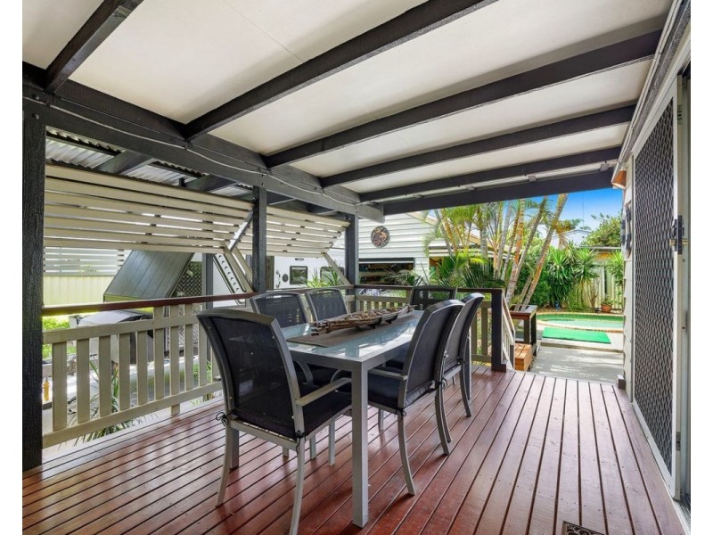 4 Anzac Parade, Burleigh Heads QLD 4220