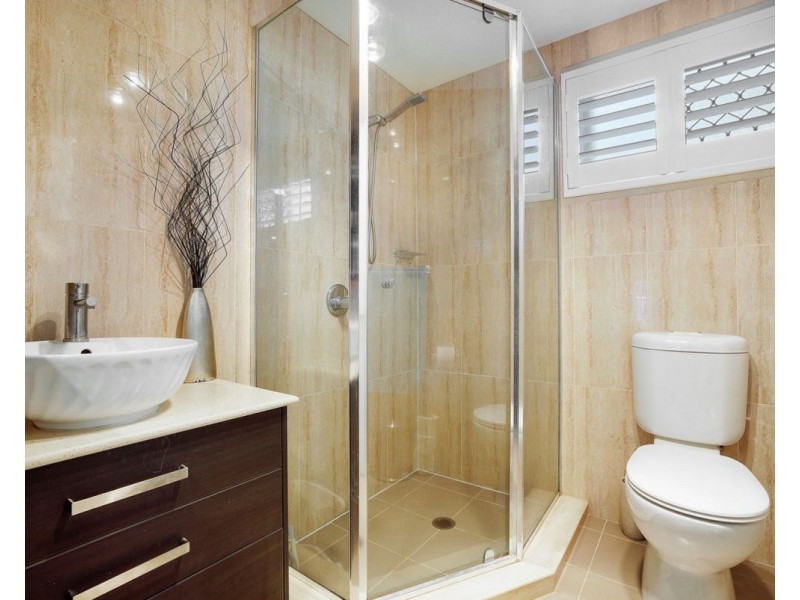 4 Anzac Parade, Burleigh Heads QLD 4220