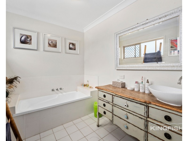 54 Galeen Drive, Burleigh Waters QLD 4220