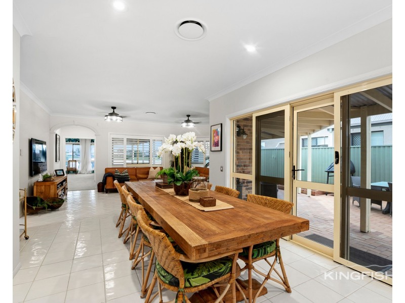 1 Lamb Street, Broadbeach Waters QLD 4218