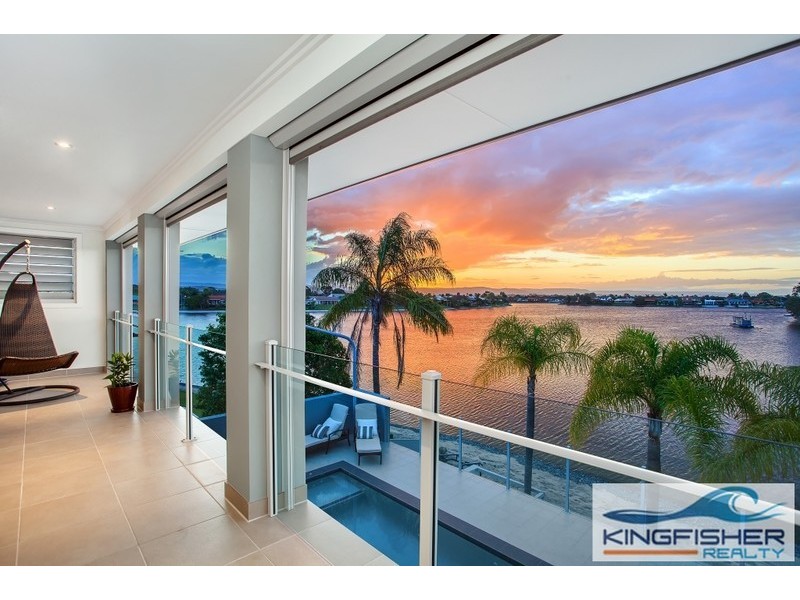 19 Kingfisher Crescent, Burleigh Waters QLD 4220