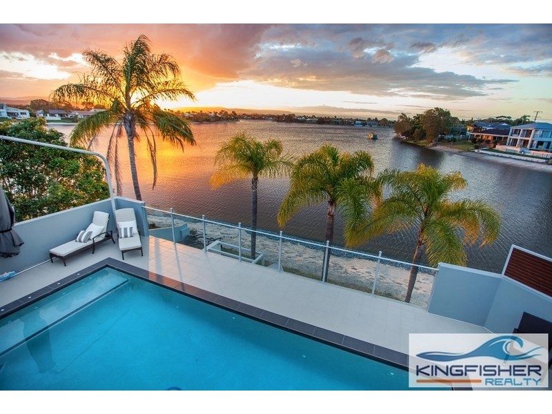 19 Kingfisher Crescent, Burleigh Waters QLD 4220