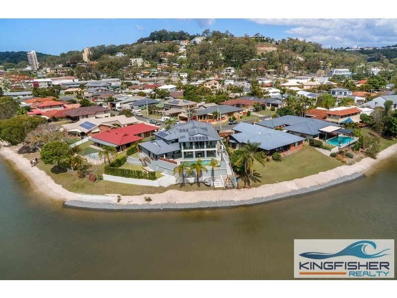 19 Kingfisher Crescent, Burleigh Waters QLD 4220