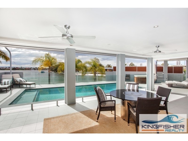 19 Kingfisher Crescent, Burleigh Waters QLD 4220