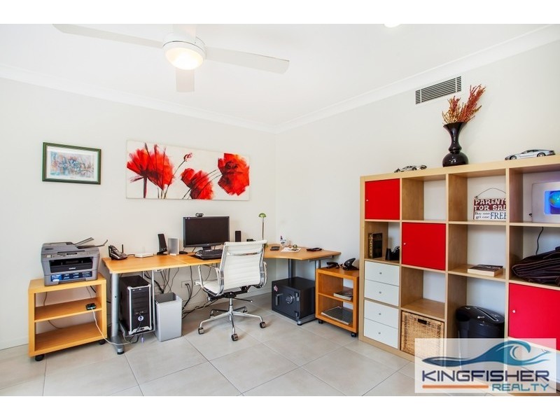 19 Kingfisher Crescent, Burleigh Waters QLD 4220