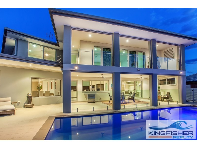 19 Kingfisher Crescent, Burleigh Waters QLD 4220