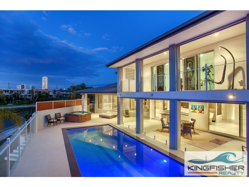 19 Kingfisher Crescent, Burleigh Waters QLD 4220