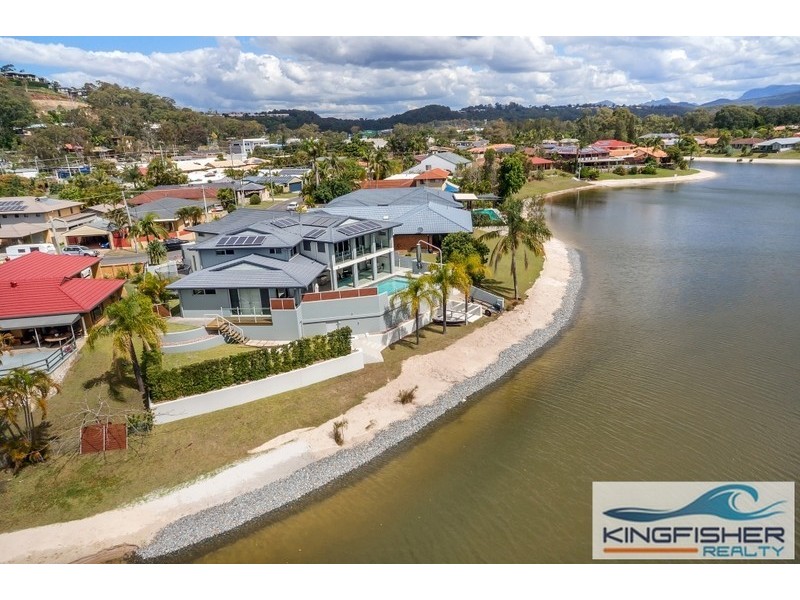19 Kingfisher Crescent, Burleigh Waters QLD 4220