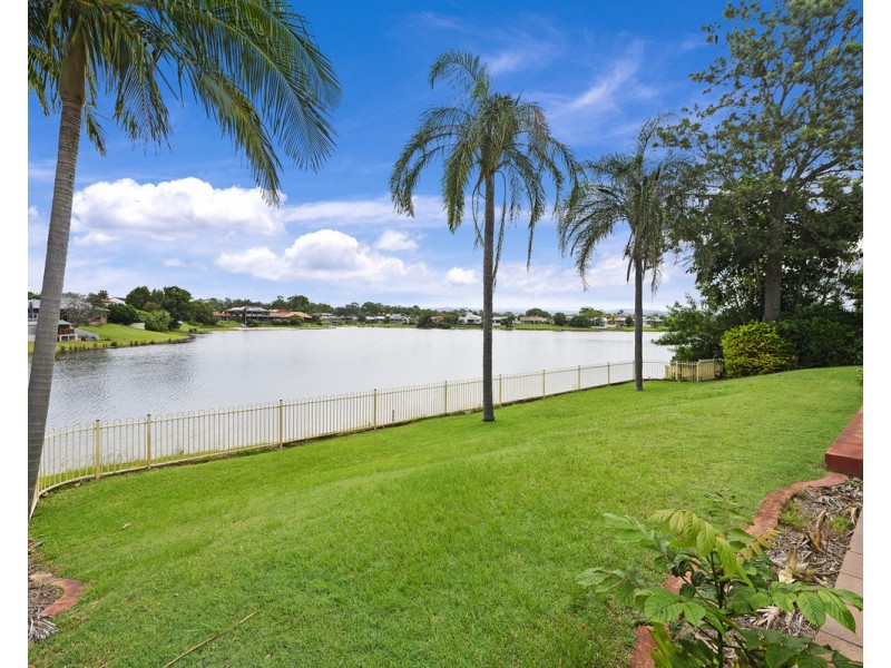 60 Burleigh Street, Burleigh Waters QLD 4220